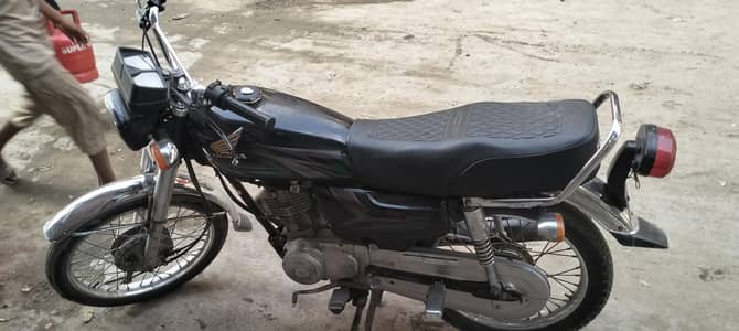 one hand use ghr se shop or shop se ghr.   +923218818773