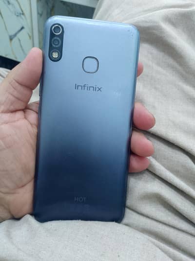 Infinix HOT 8