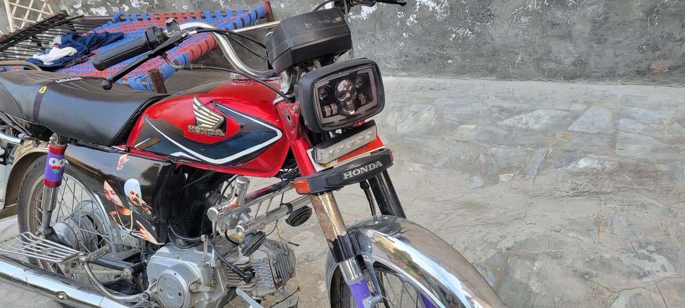 cd 70  , 9/10 condition 2