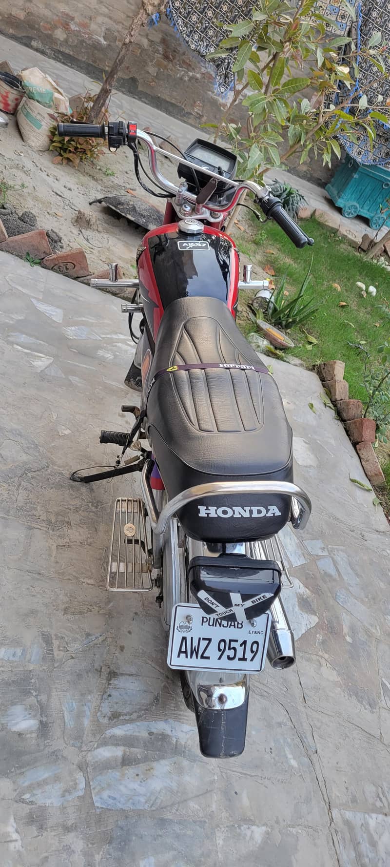 cd 70  , 9/10 condition 5