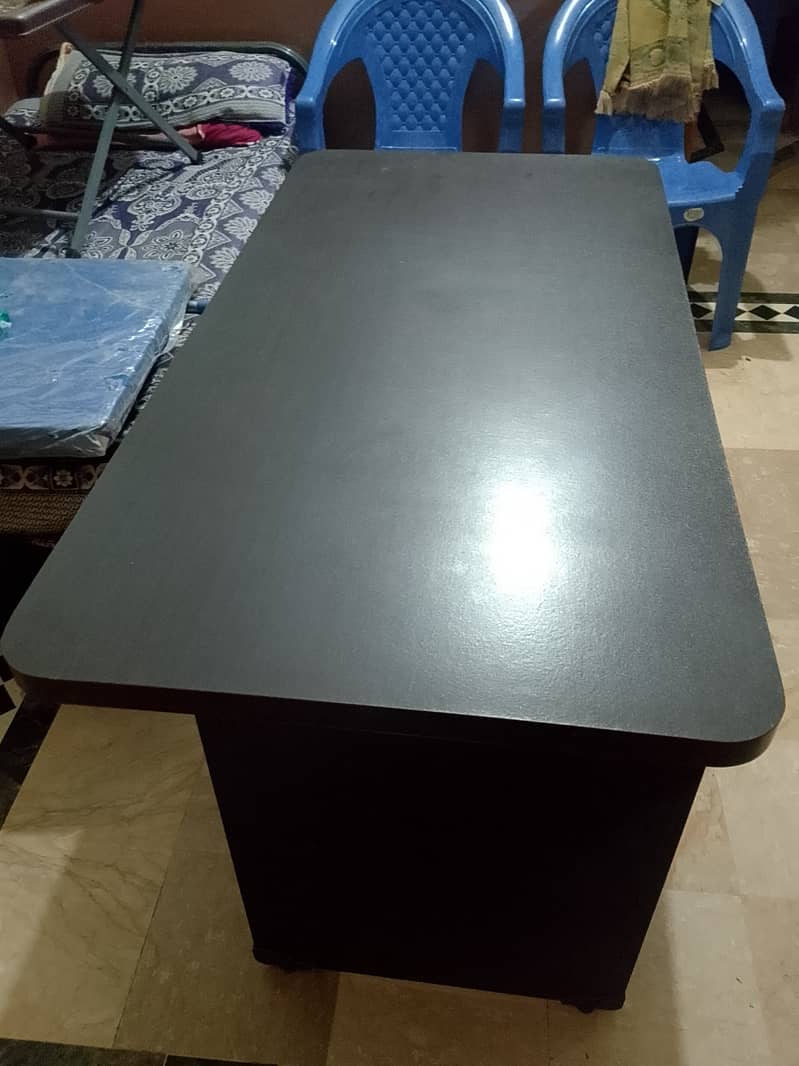 Office Table 0