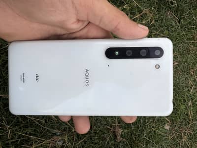 Sharp Aquos R5G