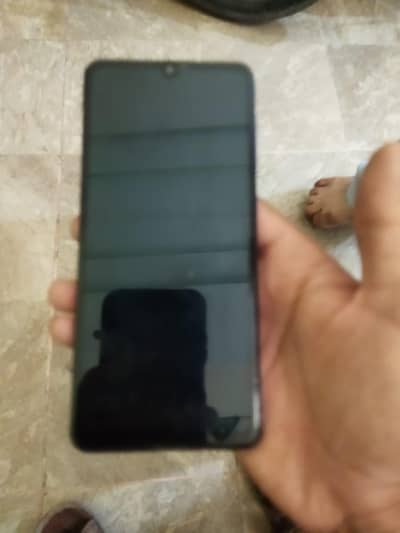 4gb ram 128 rom saf set hai