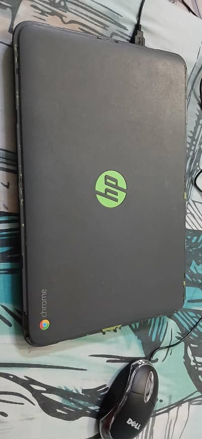 HP chromebook laptop-good condition- with charger