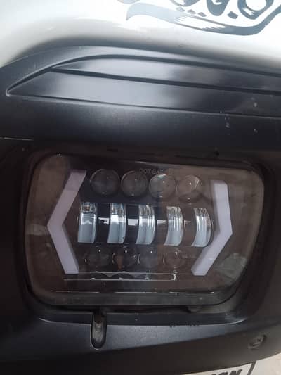 fornt light or anda  light han bilkul new