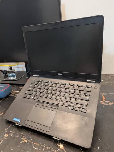 Dell Latitude E7470 - i5 6th Gen