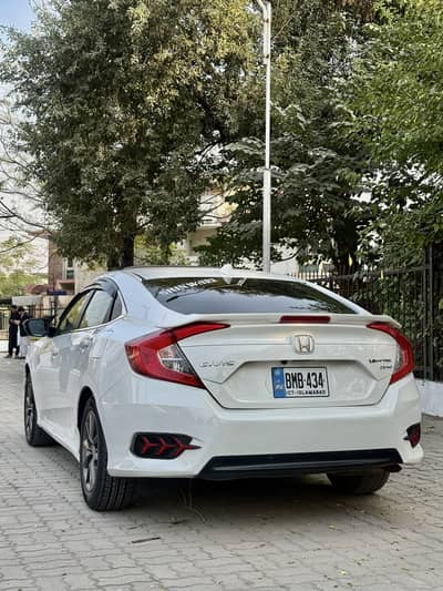 Honda civic 21 UG full option