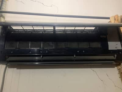 condition 10/10 inverter black 1.5 ton