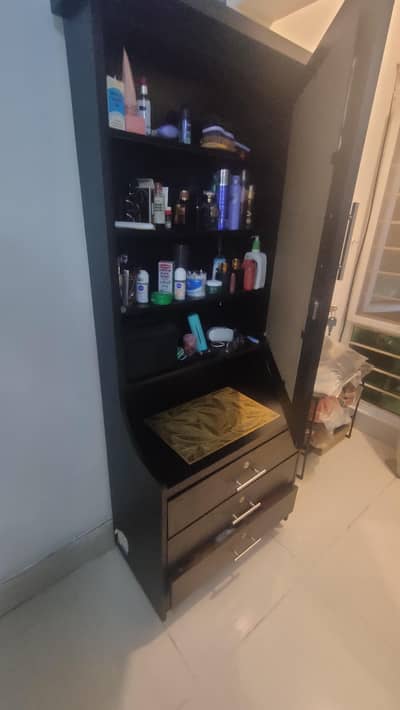 Dressing and Drawers