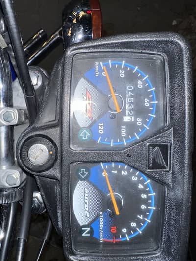 Honda 125 blue brand new condition