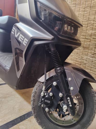 EVEE GEN Z trending scooty