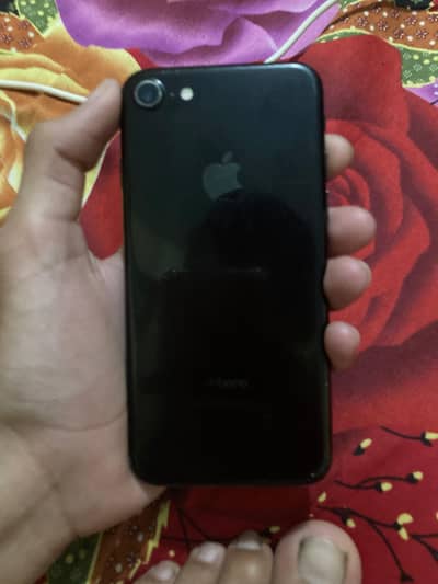 iphone 7 | original panel and battry | 128 gb |free case and protecter