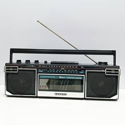 1985 Sanyo M7020F AM/FM Stereo Radio Cassette Recorder Boombox