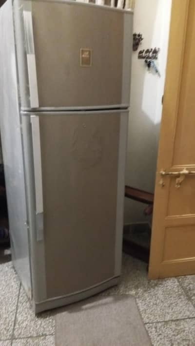 Refrigerator without gas