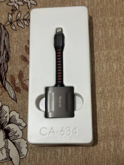 McDodo Lightning to 3.5mm + Charging Adapter (iPhone Audio + Charge)