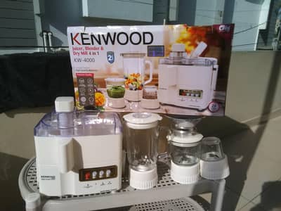 KENWOOD Juicer Blander Chopper & Grainde.  ( England )