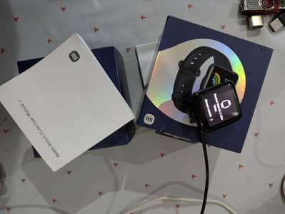 watch to lite box pack condition strap broken