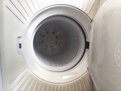 Washing machine condition 5/10 dryer condition 9/10