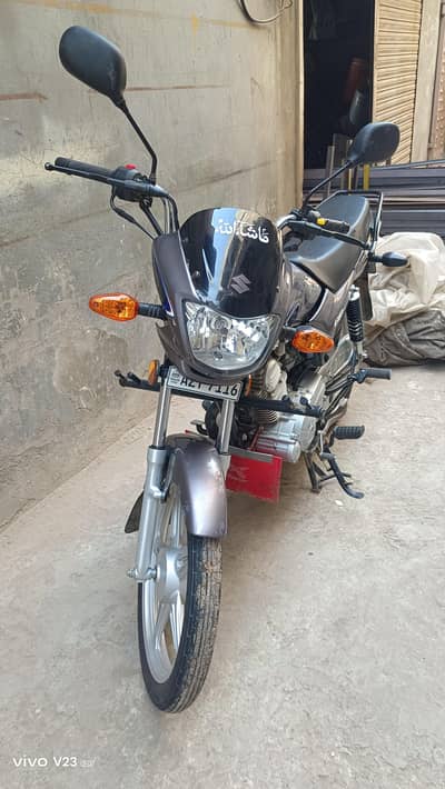 10 by 10 vip Condition Hy Alhamdulillah Bilkul new Chez hy