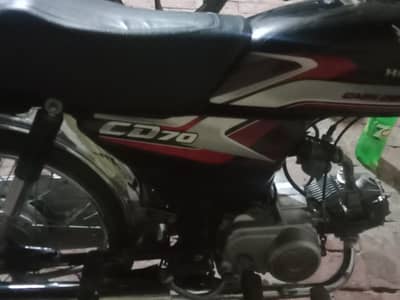 CD 70 25 model black with new and original Condition