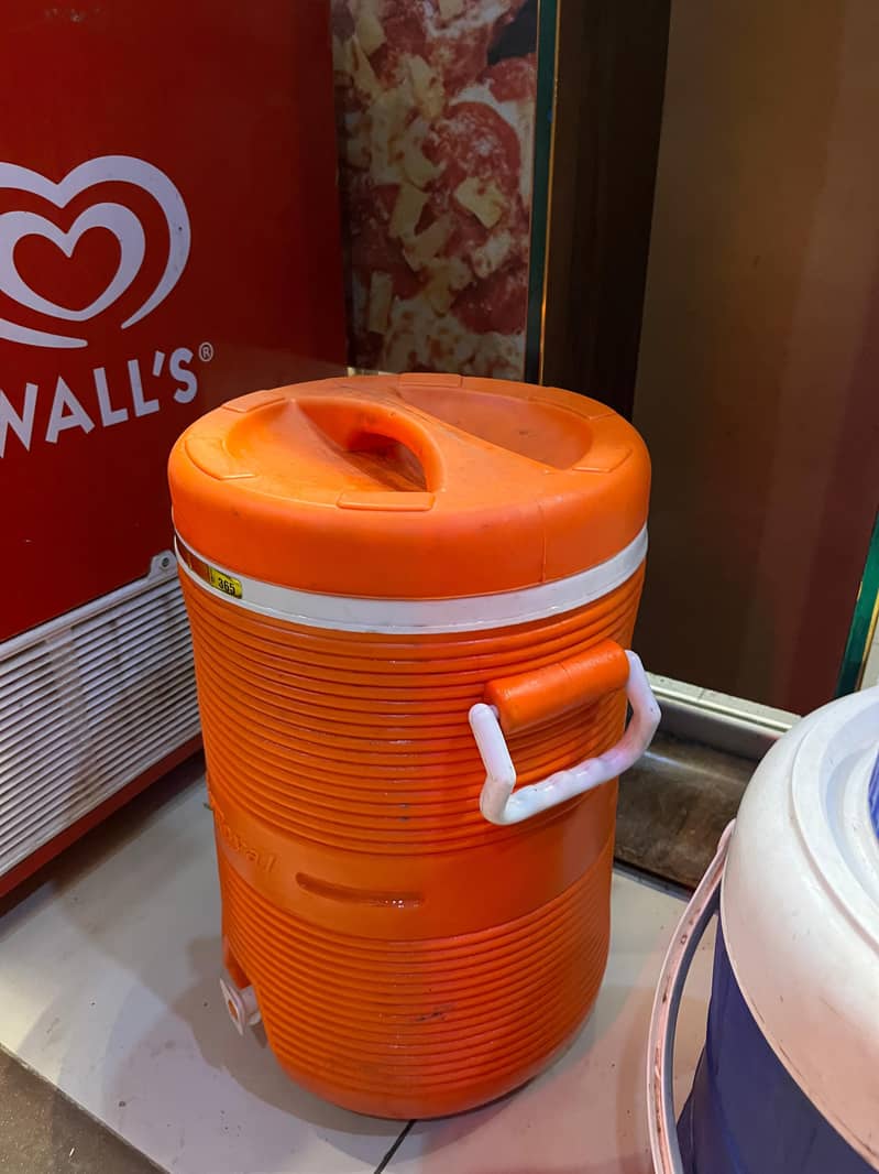 بہت اچھا گرینڈر ہے فل بڑی موٹر لگی ہوئی ہے 2