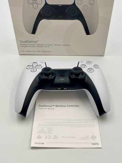PS5 DualSense Controller