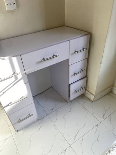 Dressing table top without mirror  only take