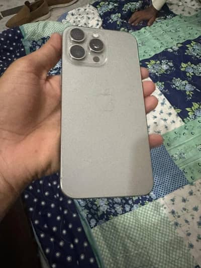 15 Pro Max factory unlock natural titanium with Box92% battery health