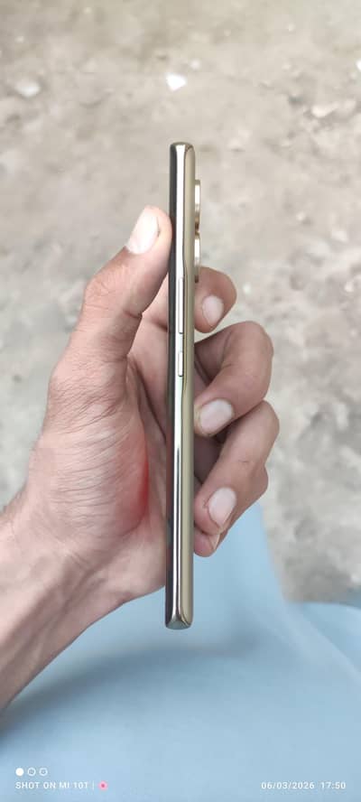 new divice price me kamii ho sakti hen