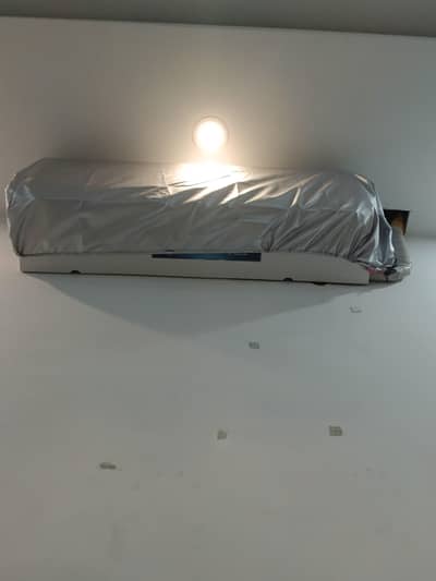 Haier Inverter AC heat n cool 1 Ton One year used