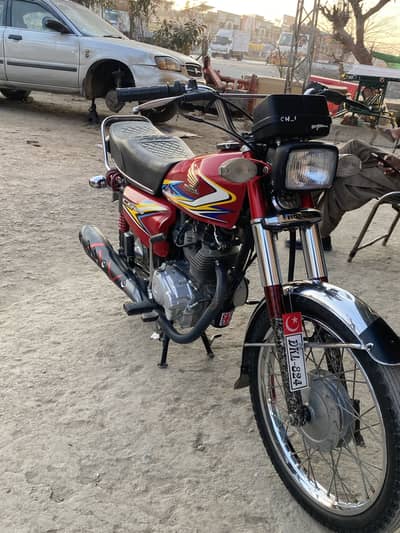 Honda 125 urjent sale lush condition