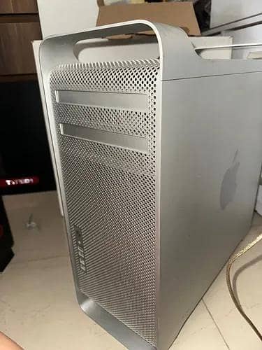 Apple Mac pro 2011 beast machine. .