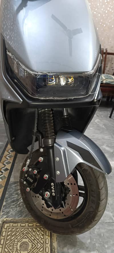 evee electric scooty