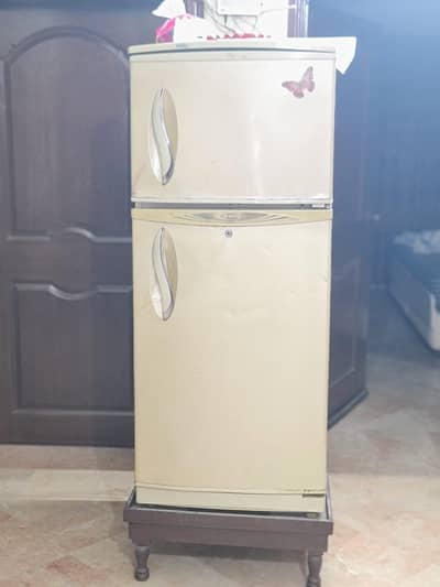 dawlance large size fridge