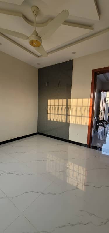House For Rent In G-13 (4 Marla)