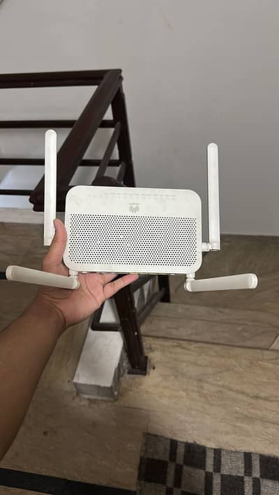 Huawei HG8245W5 Dual Band Fiber Optic Router