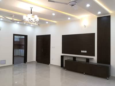 2 Marla Upper Portion With Gas With Care Porch Separate Entrance Proper 3 Bedroom + Drawing Room Available For Rent