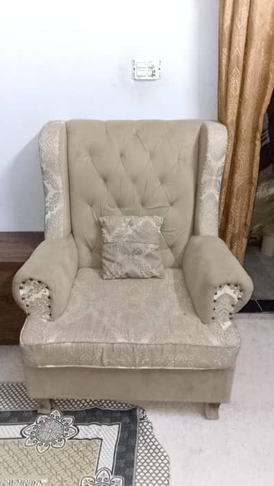 7 Seater Sofa set with causion