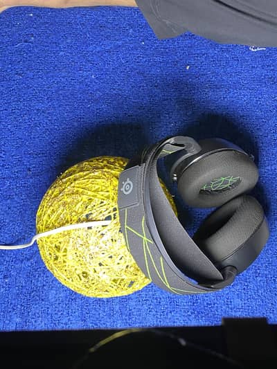 Steelseries headset arctics 9x 10/9 condition