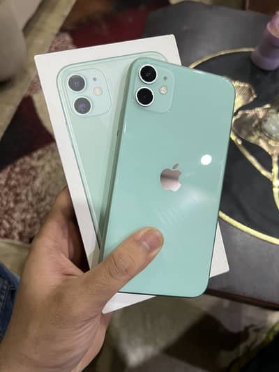 Iphone 11 64 GB Battery Health 81% with Box