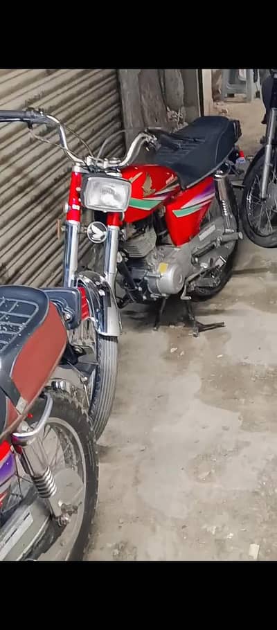 CG 125 aurgent  sale  contact 03043759950 RS 1 lakh 10,000 hazar