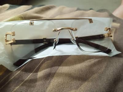 SELLING GLASSES  GOOD QUALITY