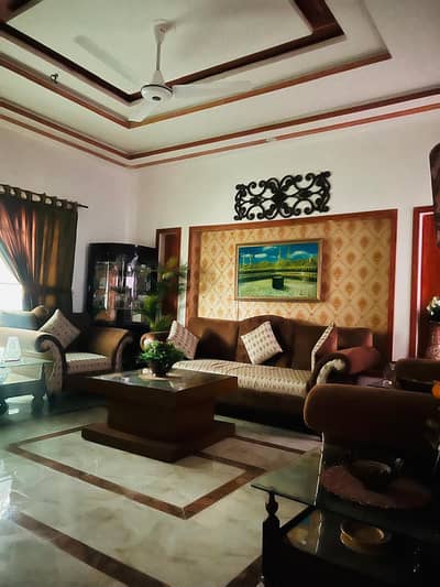 9 MARLA SPECIAL BOULEVARD CATEGORY HOUSE FOR SALE