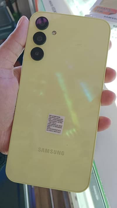 Samsung galaxy a15 4g 8/256  full new condition 10/10 with box and