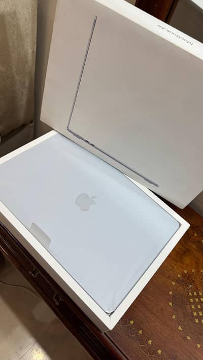 Macbook air m4 for urgent sale