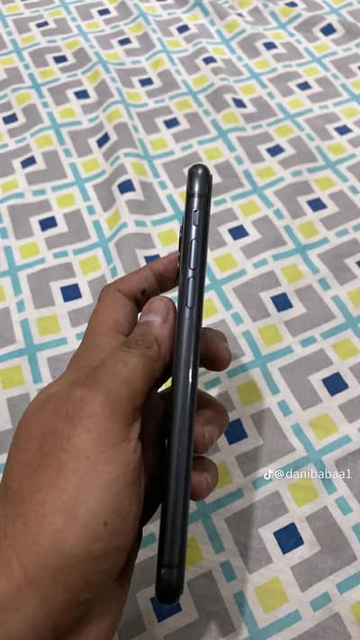 I phone 11 64 RAM Face ID issue or battery 74 battery time very good 