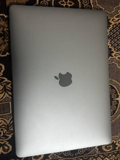 Apple Macbook pro 2017 (13”)