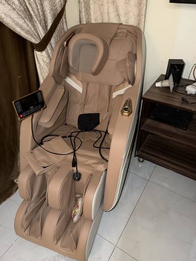 Zero massage chair