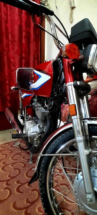 Honda CG 125 color black  convert Red 