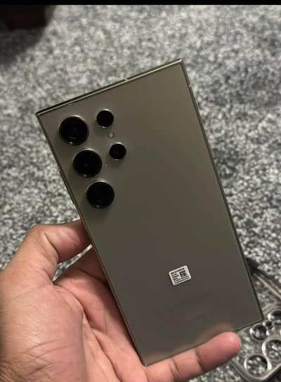 Galaxy S 24 Ulta natural titanium NON PTA lush condition